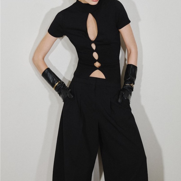 NWT Mango Black Cut-Out Short Sleeve Top - Picture 4 of 8